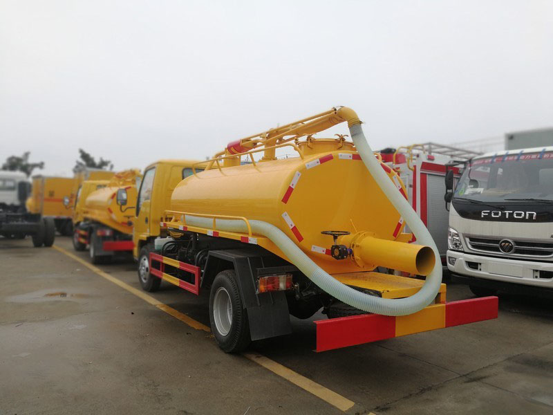 Fecal suction truck