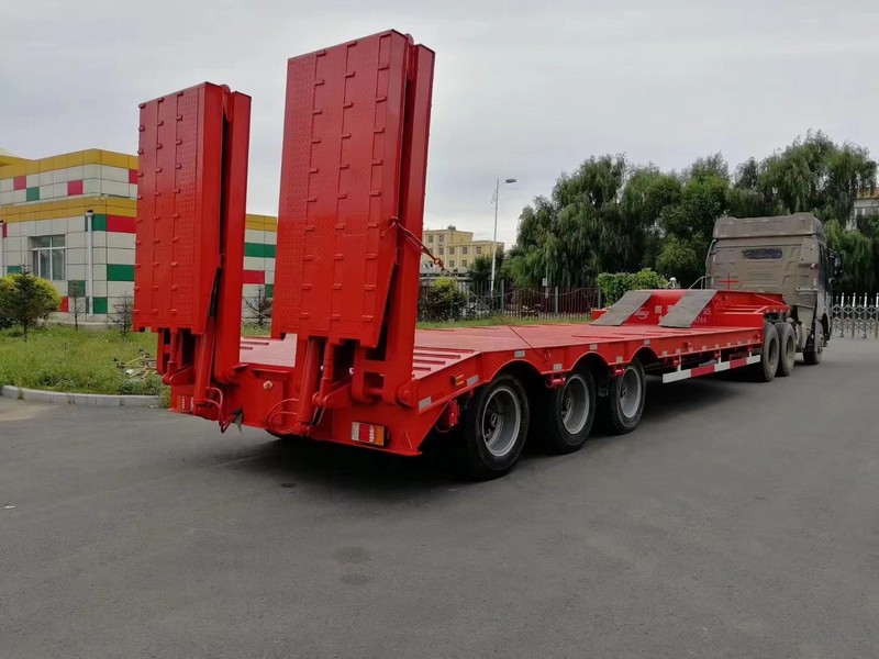 Low bed semi trailer